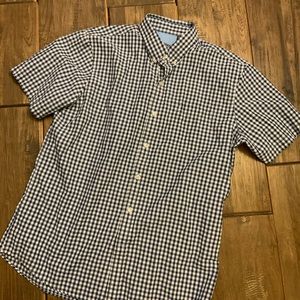 Izod checkered shirt sleeve button down. Size Large